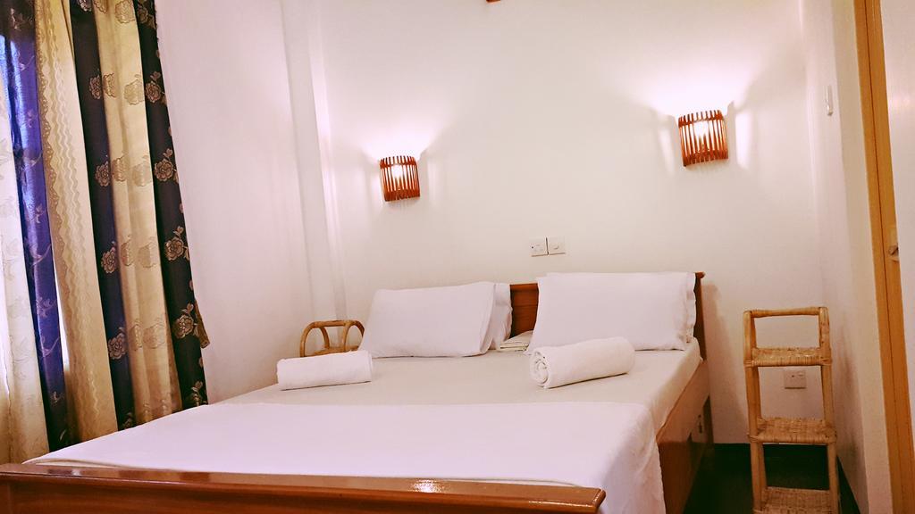 Sweden Inn Guesthouse Hikkaduwa Værelse billede